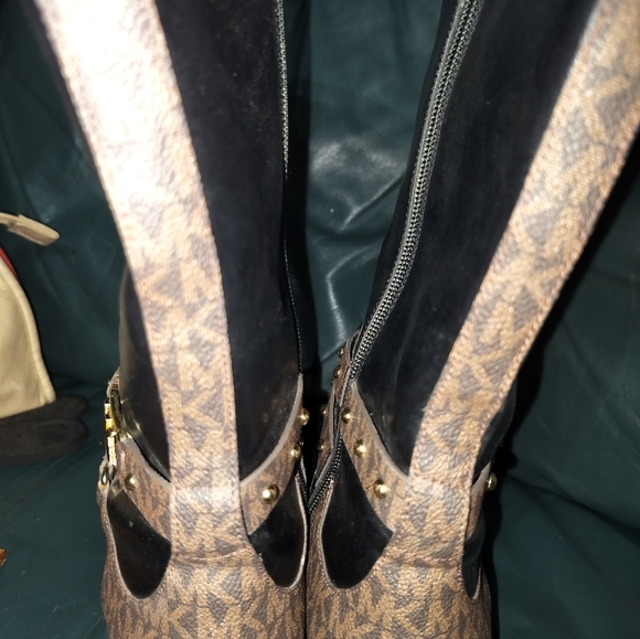 Michael Kors knee high boots size 11M. They are black with the MK EMBLEM - Picture 6 of 6